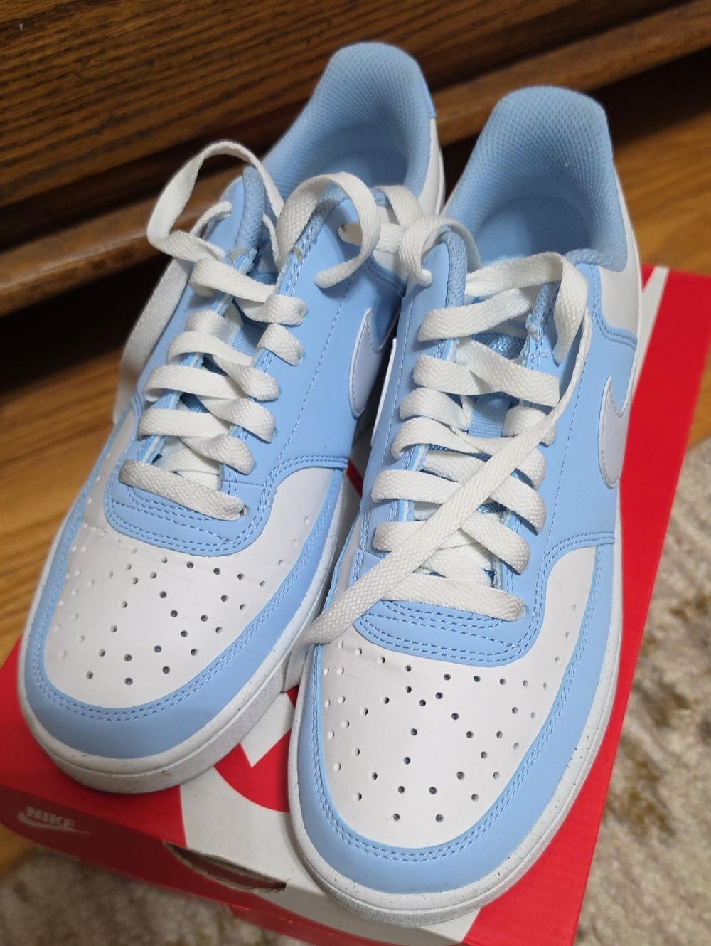 Nike Low-Top Sneakers in White and Light Blue